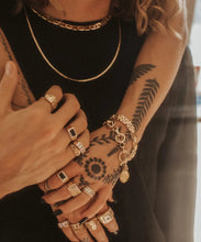 Load image into Gallery viewer, Guccio Necklace
