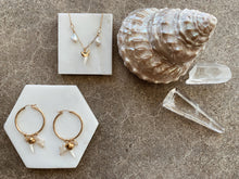 Load image into Gallery viewer, Martello Pearl Necklace
