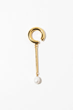 Load image into Gallery viewer, Charlotte Earcuff Bar + Pearl
